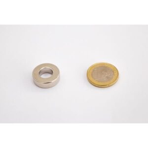 Neodym-Ringmagnet 20x10x6mm_neben_Euromuenze