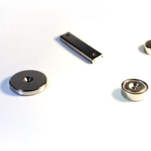 Magnete mit Bohrung oder Gewinde